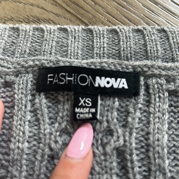 Grey sweater set fashionnova size xs very flattering worn once - Picture 3 of 4